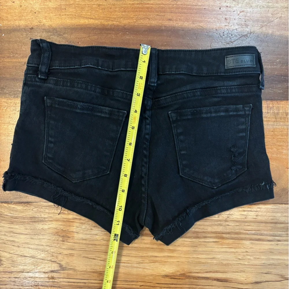 STS Blue Mid Rise Distressed Cuffed Stretch Jean Shorts Black Size 26 Stretch - Picture 7 of 7